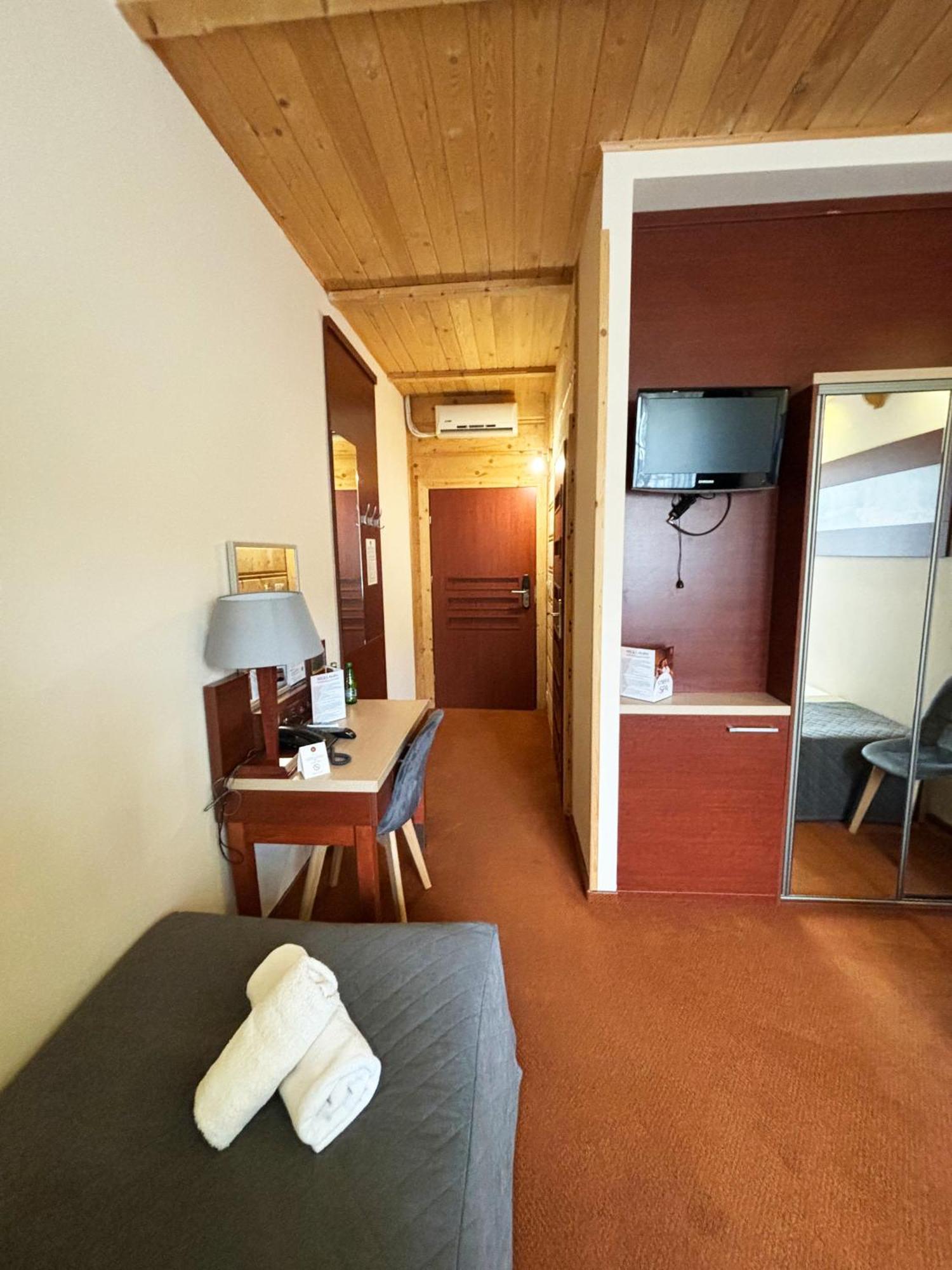 Hotel 365 كيلتشي المظهر الخارجي الصورة